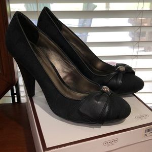 Authentic Coach black with Logo Alaina Pumps